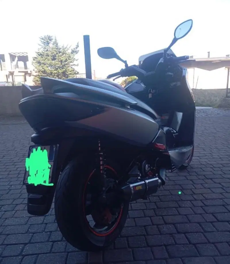 Kymco Xciting 300i R (2007 - 14) (2)