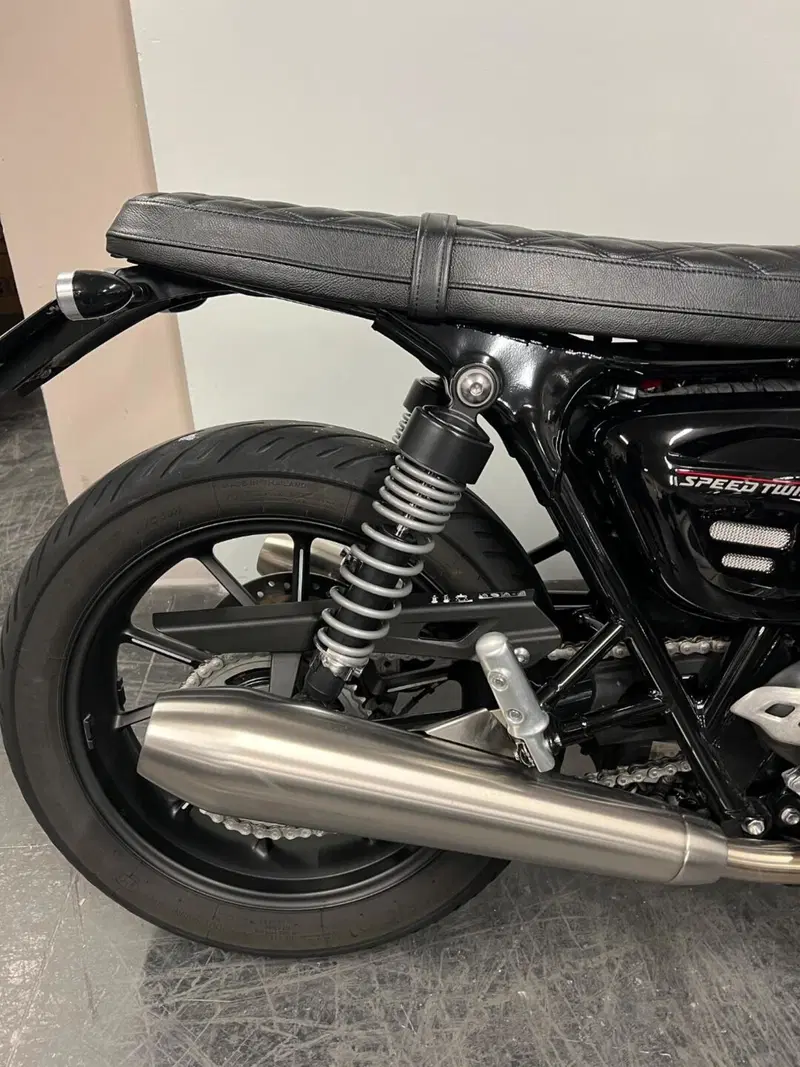 Triumph Speed Twin 900 (2023 - 24) (5)