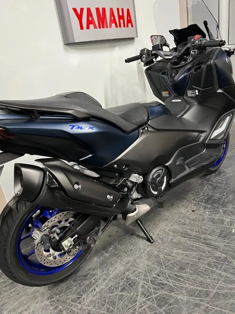 Yamaha T-Max 560 (2022 - 24) (4)