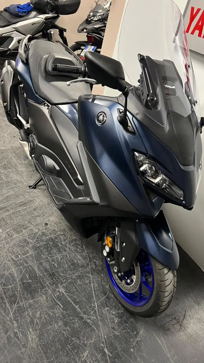 Yamaha T-Max 560 (2022 - 24) (10)