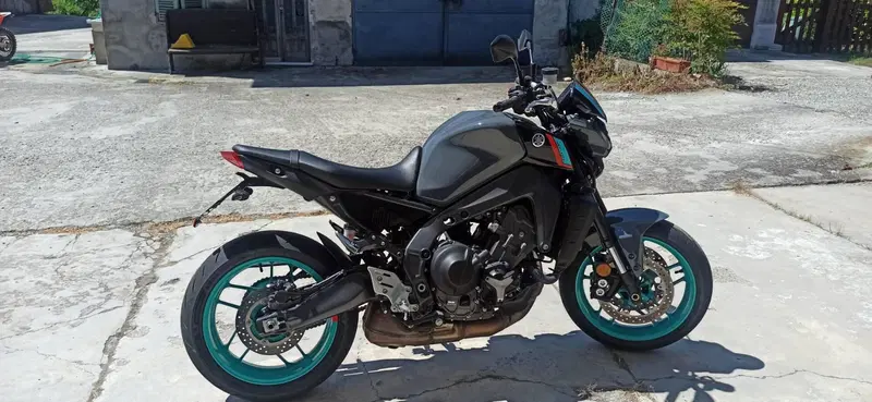 Yamaha MT-09 (2021 - 23) (4)