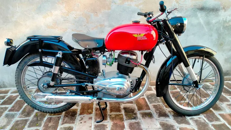 Moto Morini TURISMO 175cc. (3)