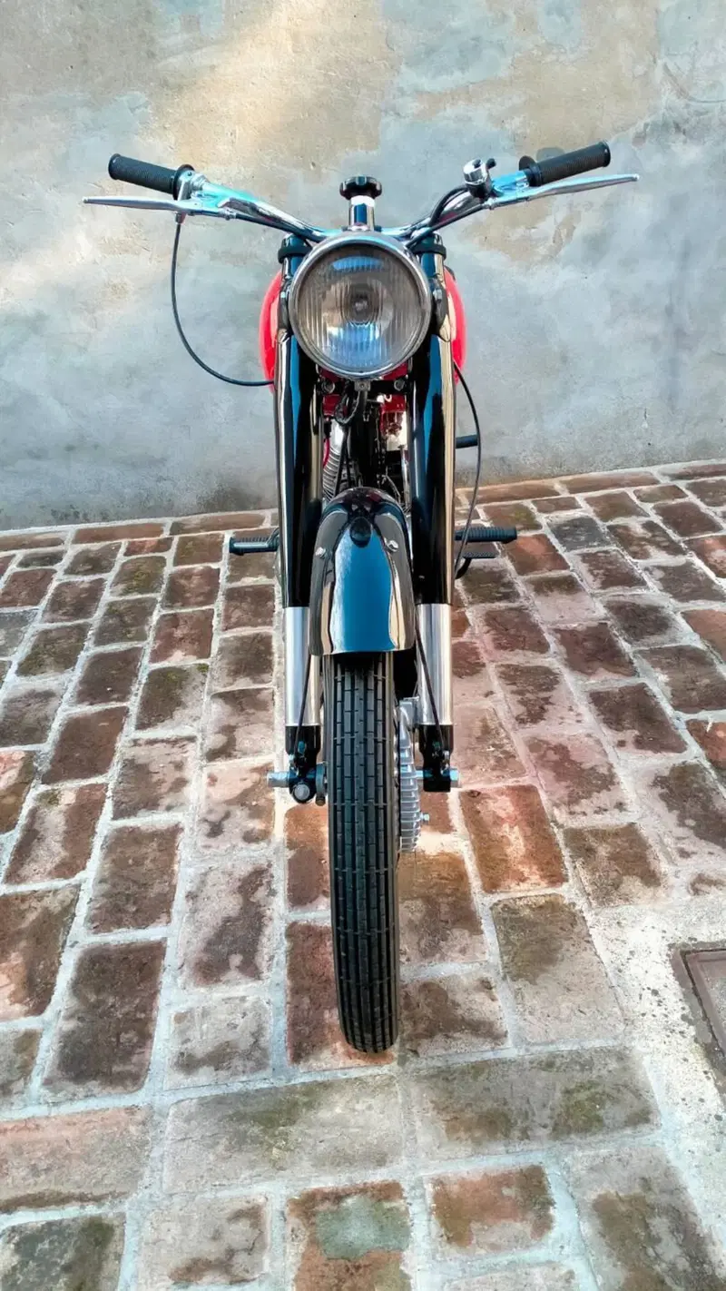 Moto Morini TURISMO 175cc. (4)