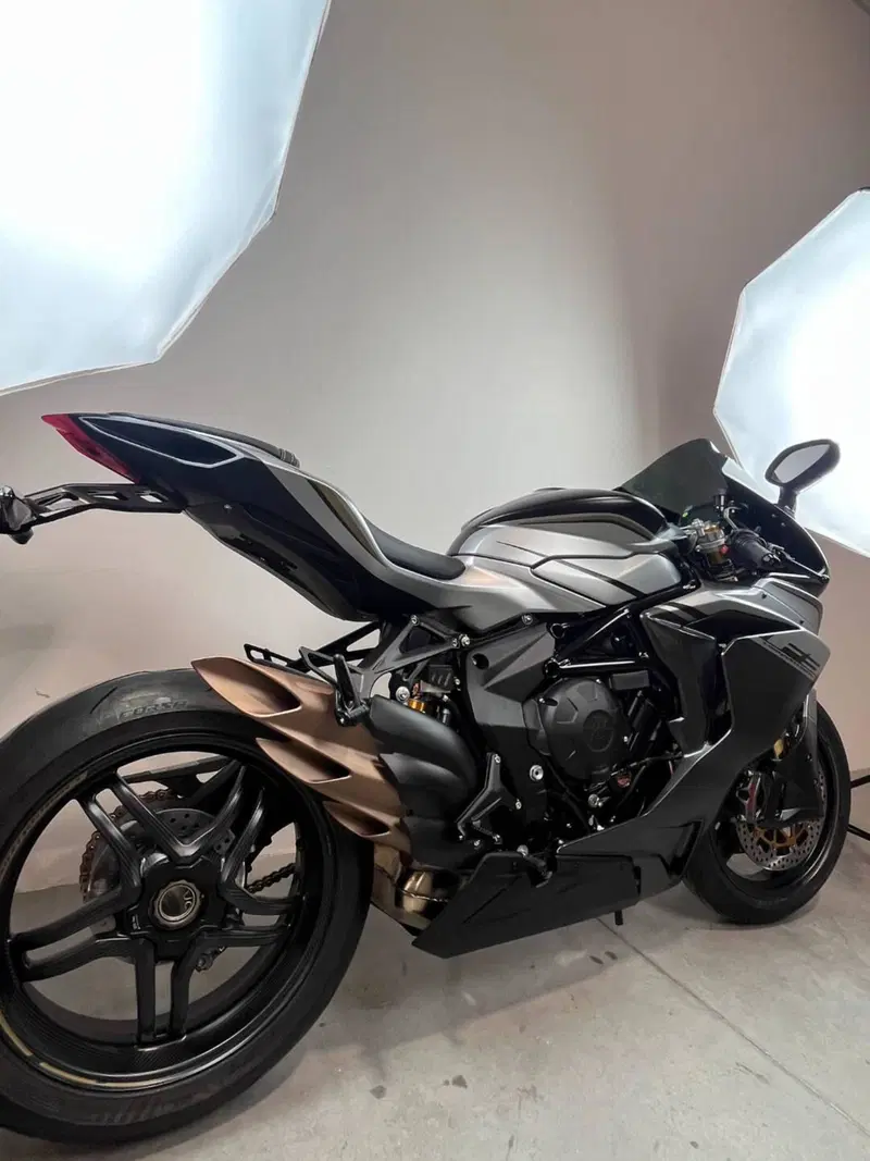 MV Agusta F3 800 Competizione (2025 - 26) (4)
