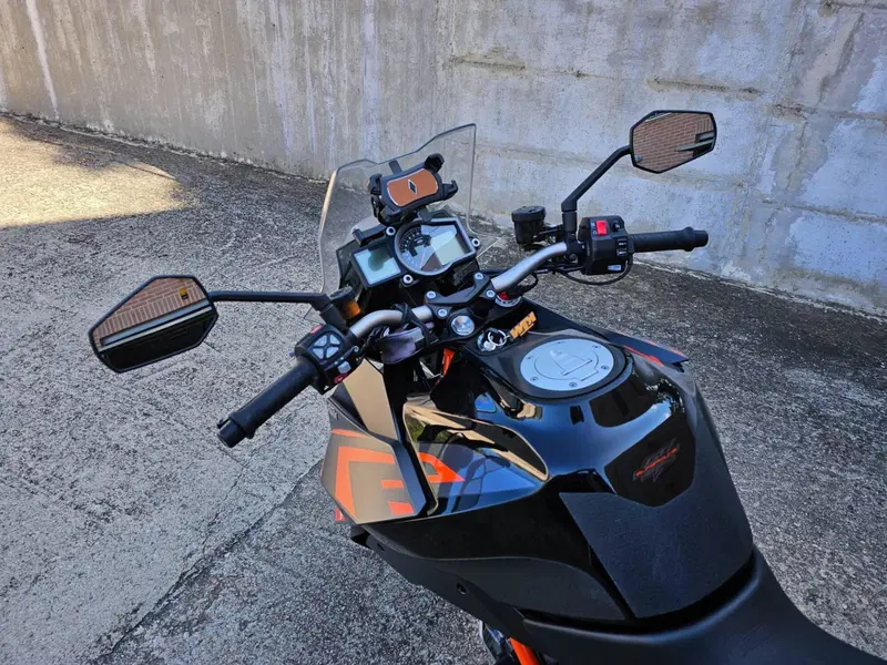 KTM 1290 Super Duke GT ABS (2016 - 18) (3)