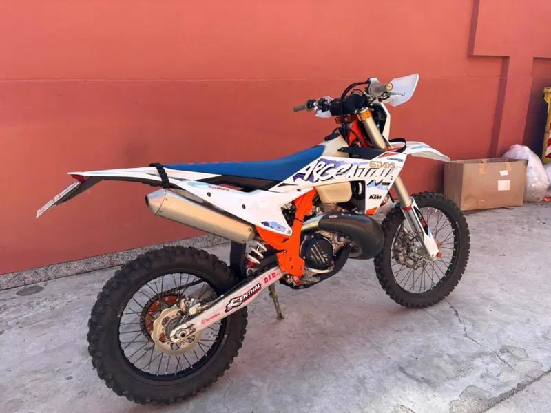 KTM 250 EXC TBI Six Days (2024) (14)