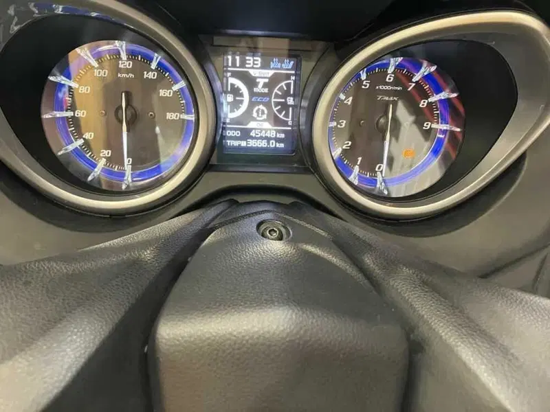 Yamaha T-Max 530 DX (2017 - 19) (2)