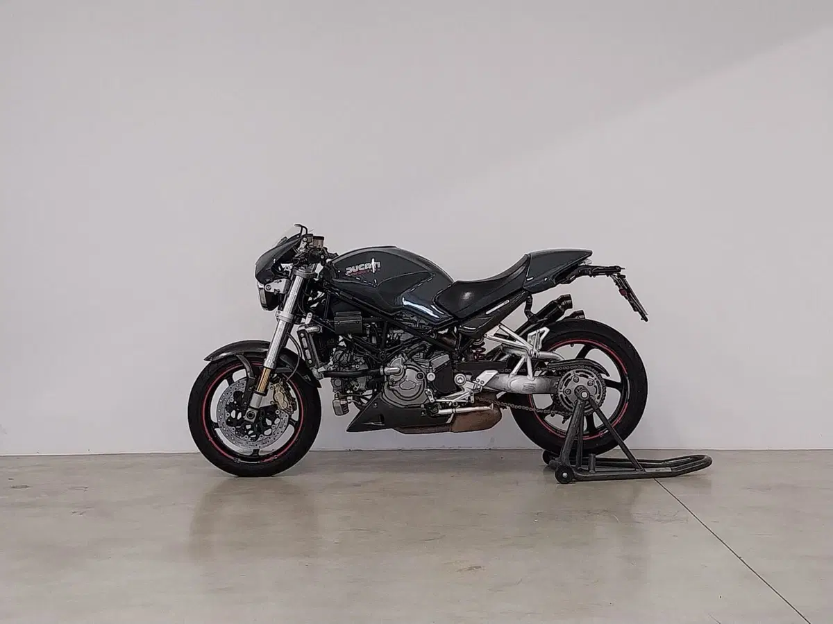 Ducati Monster S4R (2003 - 05) (4)