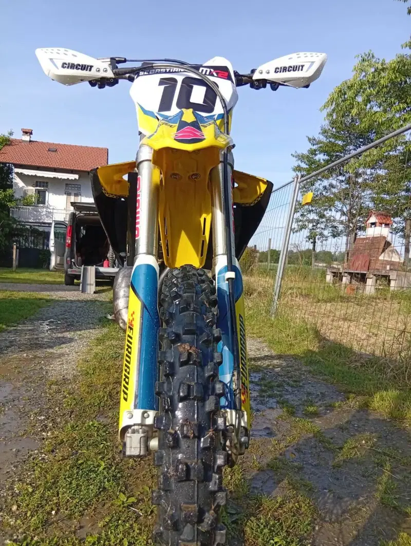 Suzuki RM 125 Valenti Racing (2006 - 07) (2)