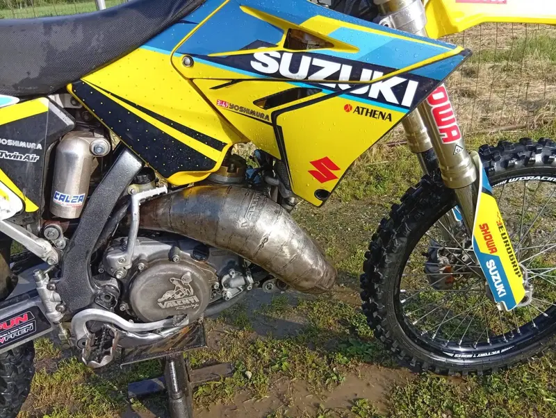 Suzuki RM 125 Valenti Racing (2006 - 07) (4)
