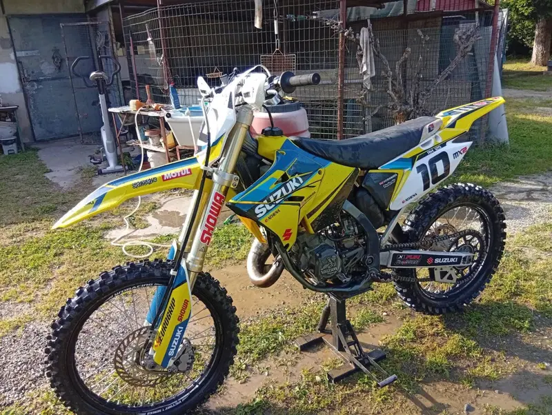 Suzuki RM 125 Valenti Racing (2006 - 07) (5)