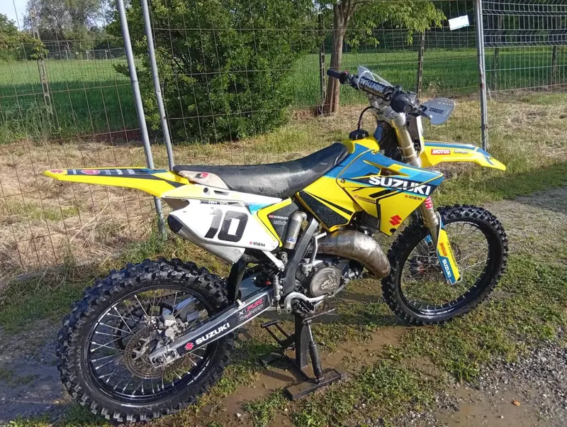 Suzuki RM 125 Valenti Racing (2006 - 07) (7)