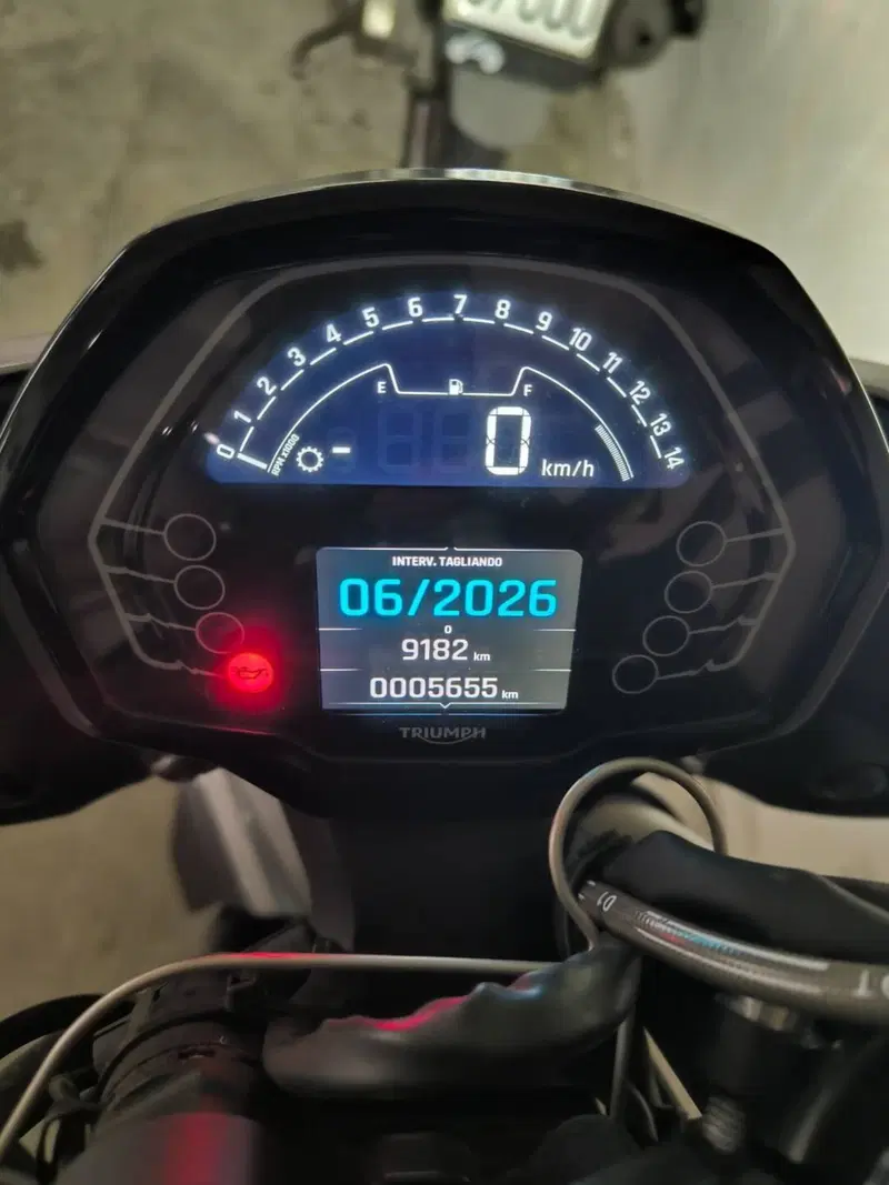 Triumph Street Triple 765 R (2023 - 26) (3)
