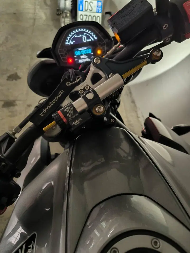 Triumph Street Triple 765 R (2023 - 26) (4)