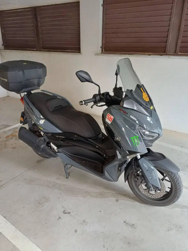 Yamaha X-Max 300 Tech Max (2021 - 24) (2)