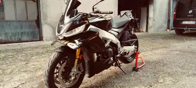 Aprilia Tuono V4 Factory (2021 - 24) usata
