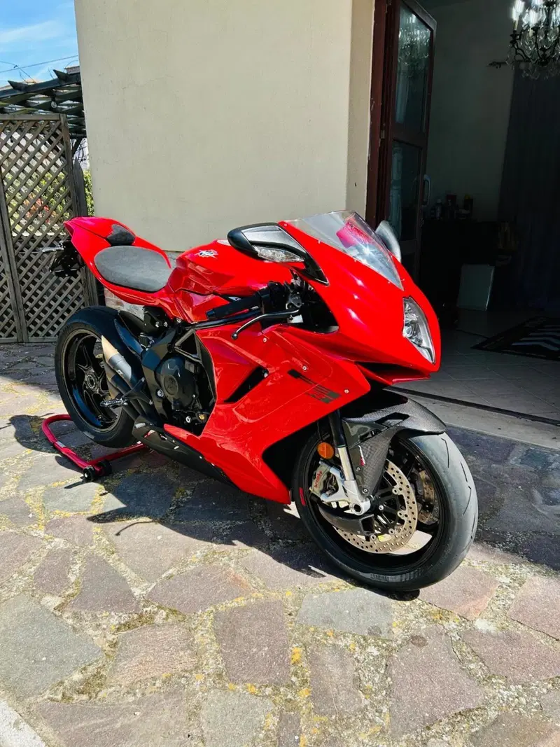 MV Agusta F3 800 Rosso (2021 - 23)