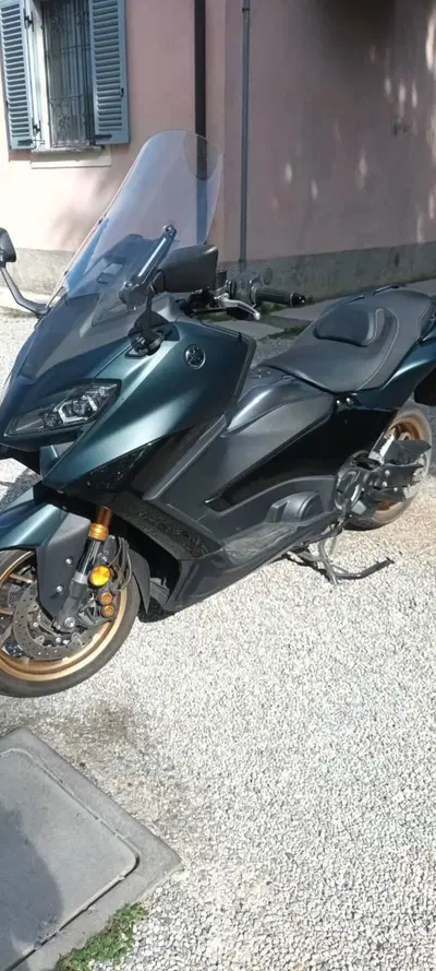Yamaha T-Max 560 (2022 - 24) usata