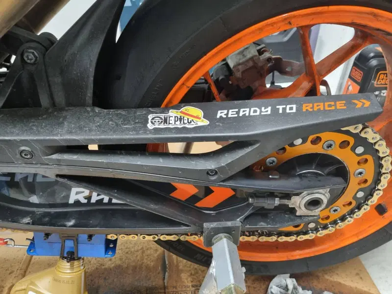 KTM 890 Duke R (2021) (5)