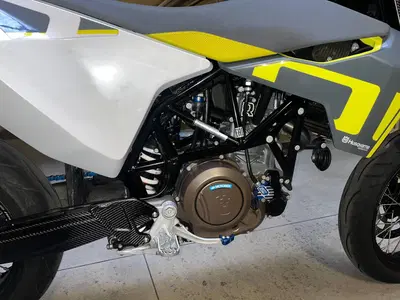 Husqvarna 701 Supermoto (2023 - 25) usata