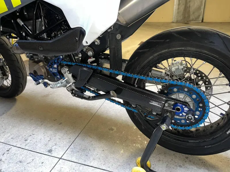 Husqvarna 701 Supermoto (2023 - 25) (4)