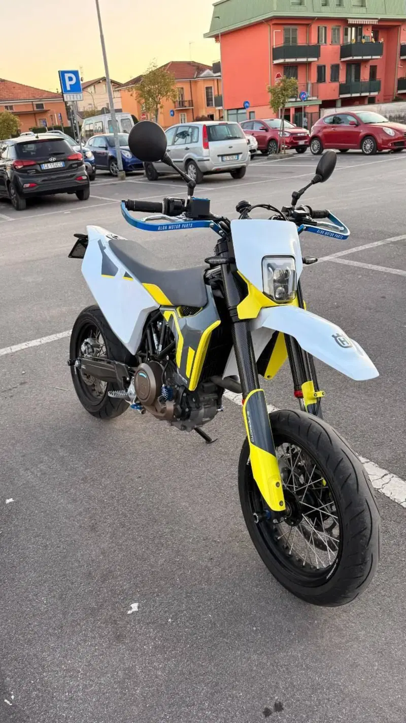 Husqvarna 701 Supermoto (2023 - 25) (5)