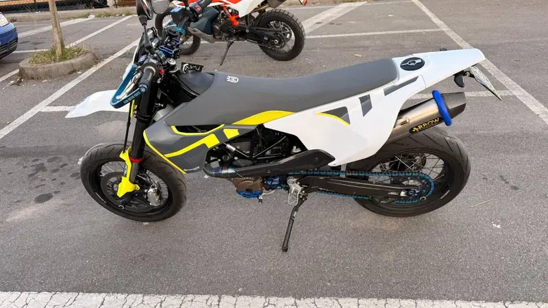Husqvarna 701 Supermoto (2023 - 25) (8)