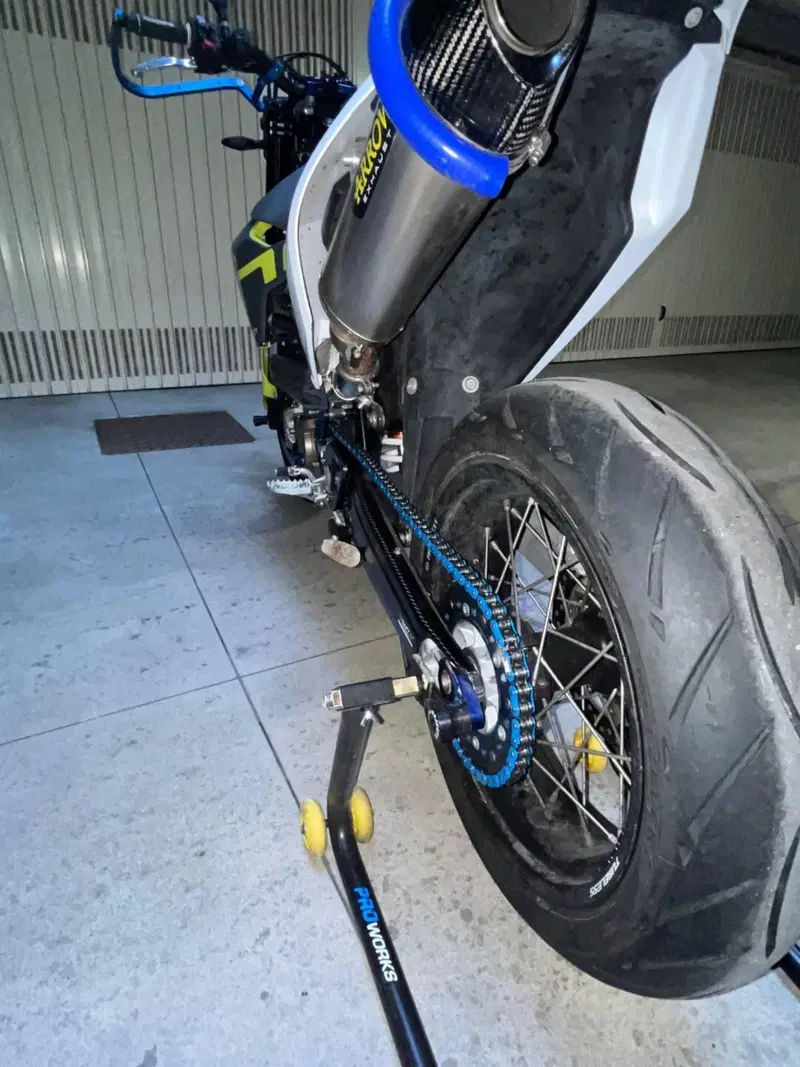 Husqvarna 701 Supermoto (2023 - 25) (9)