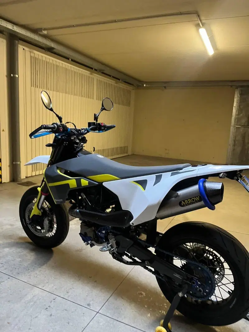 Husqvarna 701 Supermoto (2023 - 25) (15)
