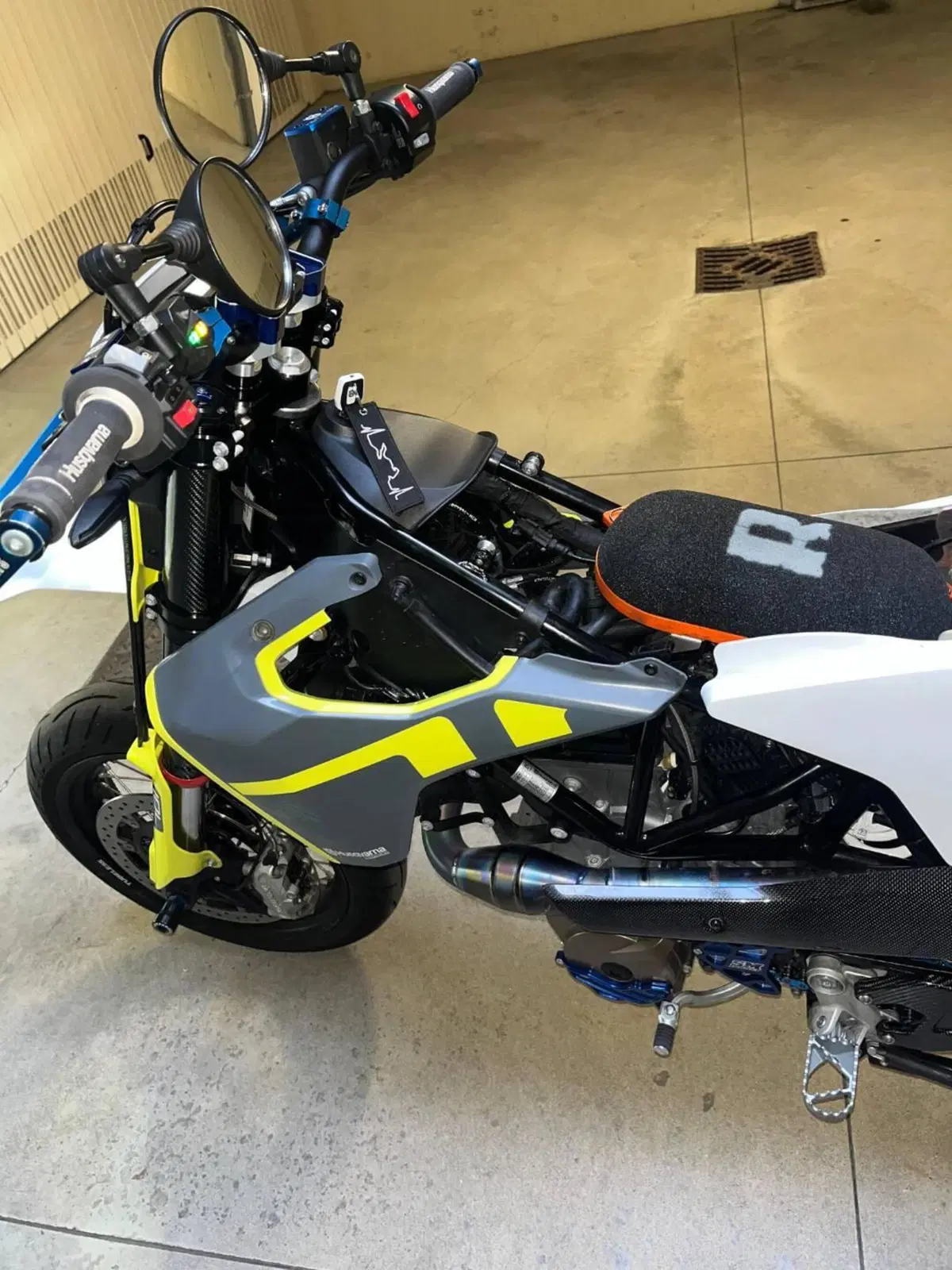 Husqvarna 701 Supermoto (2023 - 25) (16)