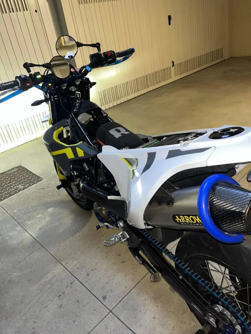 Husqvarna 701 Supermoto (2023 - 25) (17)