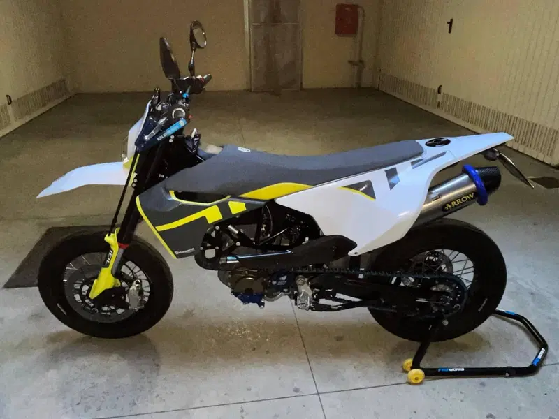 Husqvarna 701 Supermoto (2023 - 25) (19)