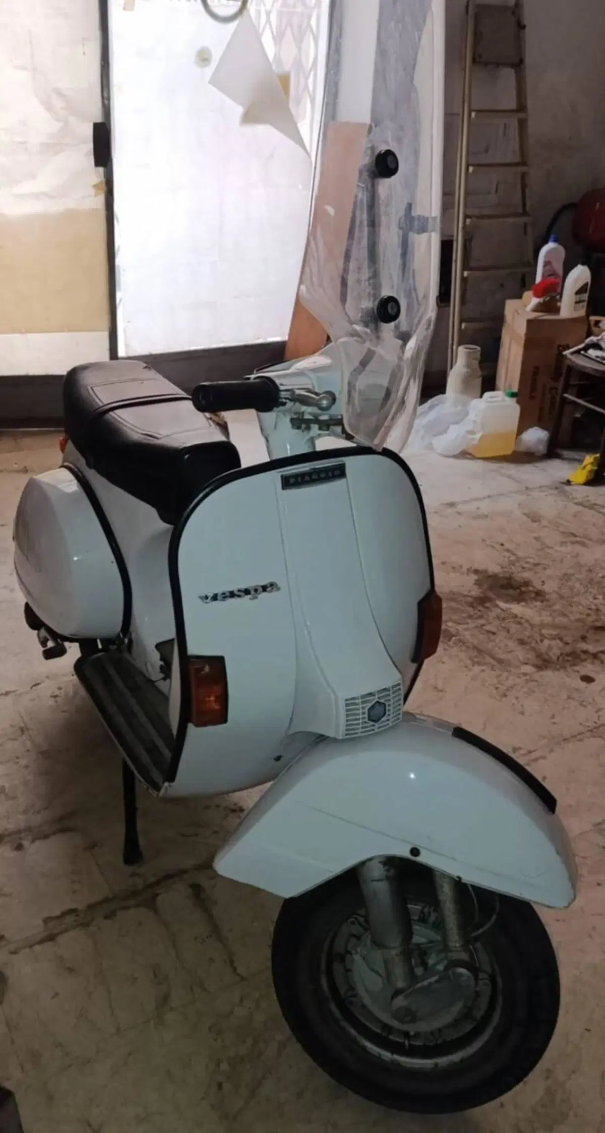 Piaggio Vespa 125 PX (2)