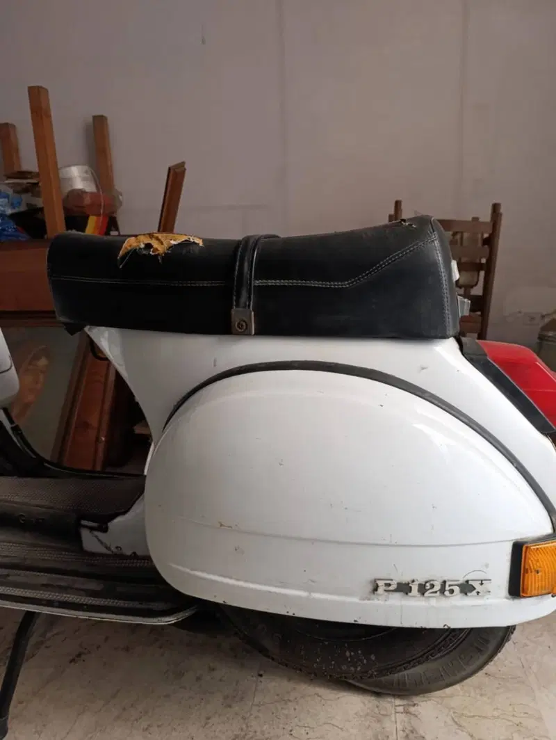 Piaggio Vespa 125 PX (6)