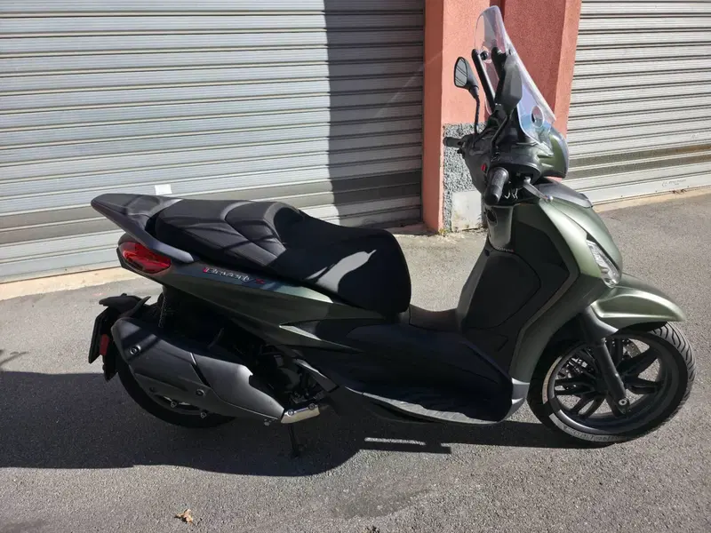 Piaggio Beverly 400 S (2025 - 26) (4)