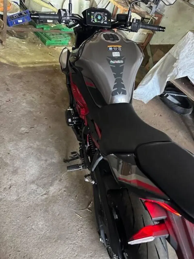 Kawasaki Z 900 (2025 - 26) (3)