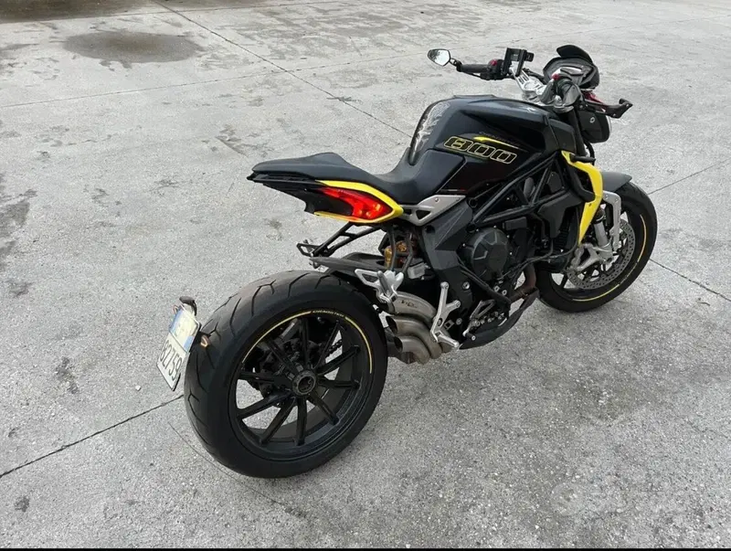 MV Agusta Dragster 800 (2014 - 19) (3)