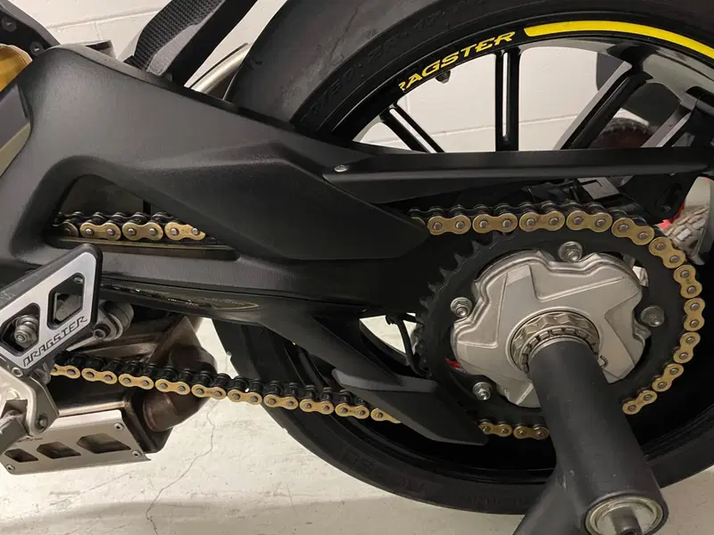 MV Agusta Dragster 800 (2014 - 19) (9)