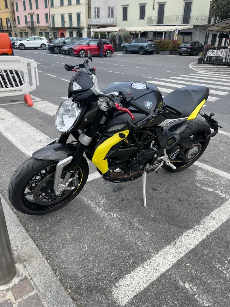 MV Agusta Dragster 800 (2014 - 19) (13)