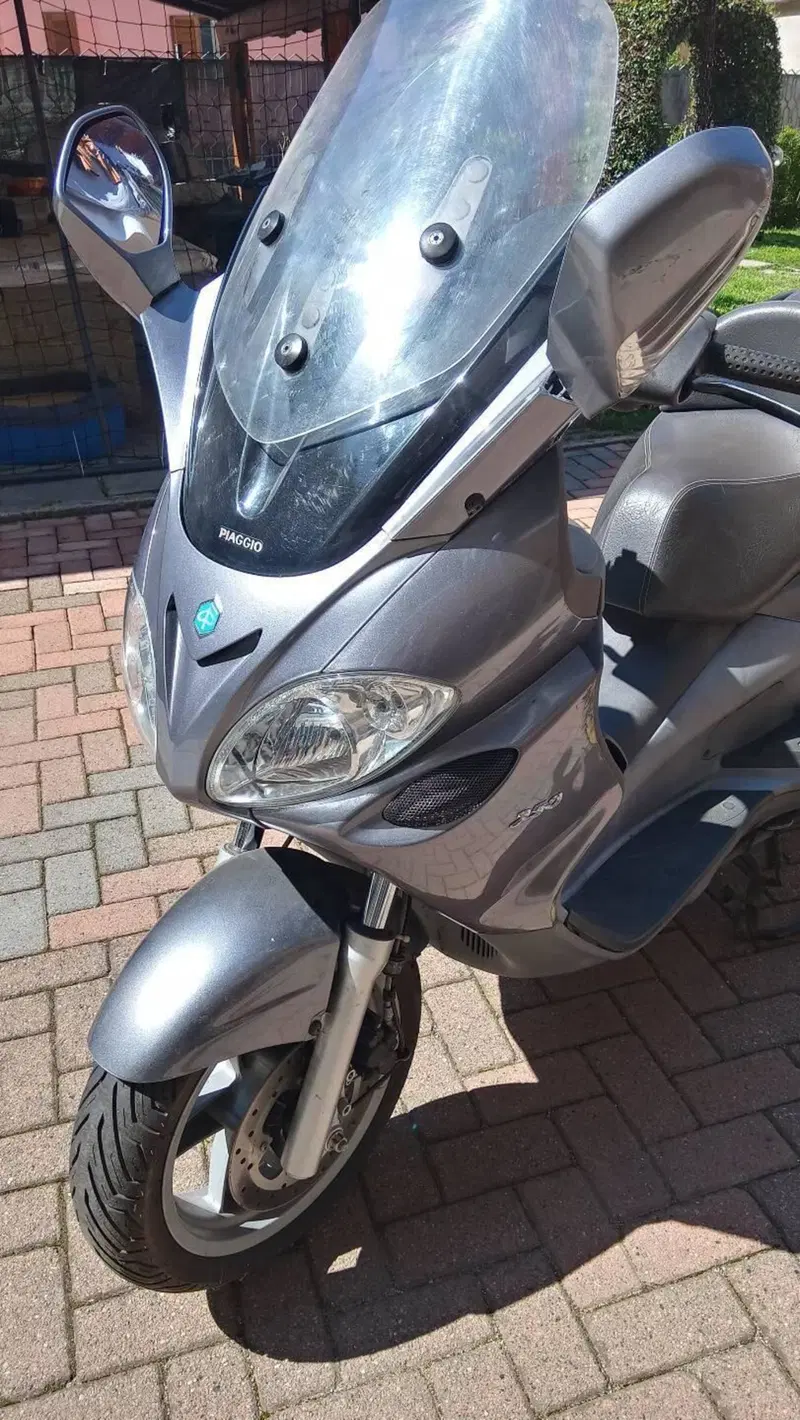 Piaggio X9 EVOLUTION (2)