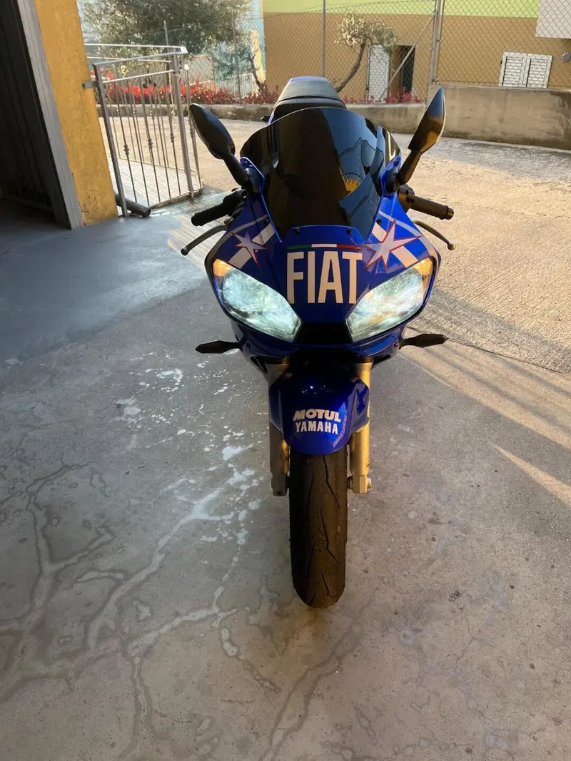 Yamaha YZF R6 (2001 - 02) (2)