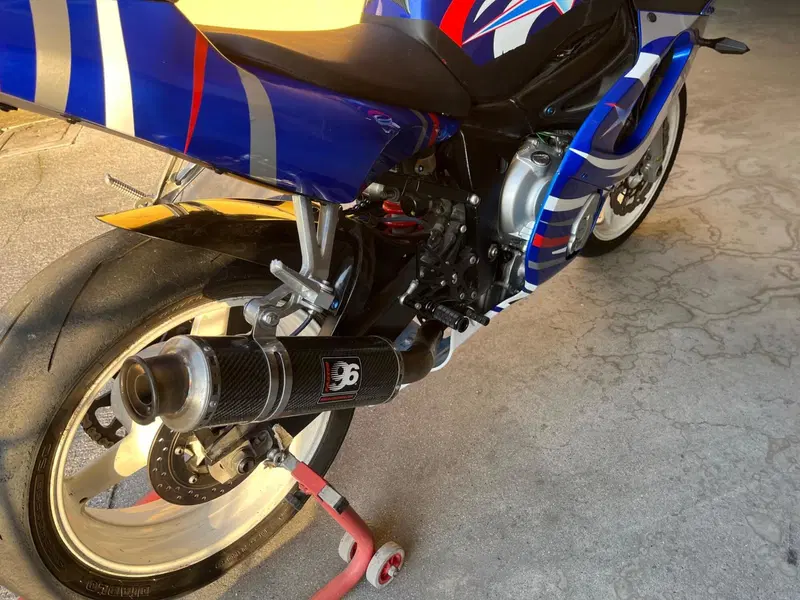 Yamaha YZF R6 (2001 - 02) (5)