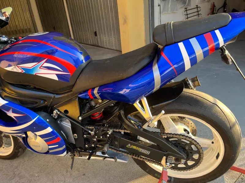 Yamaha YZF R6 (2001 - 02) (6)