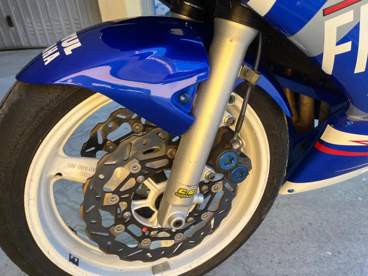 Yamaha YZF R6 (2001 - 02) (10)