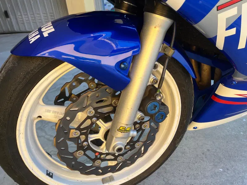 Yamaha YZF R6 (2001 - 02) (10)