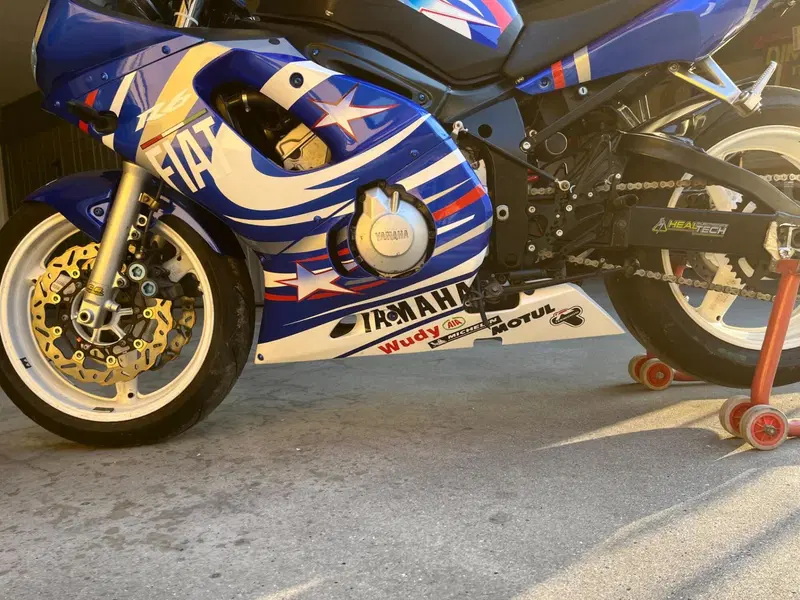 Yamaha YZF R6 (2001 - 02) (11)