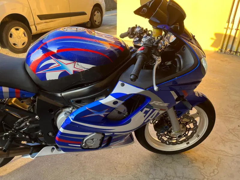 Yamaha YZF R6 (2001 - 02) (12)
