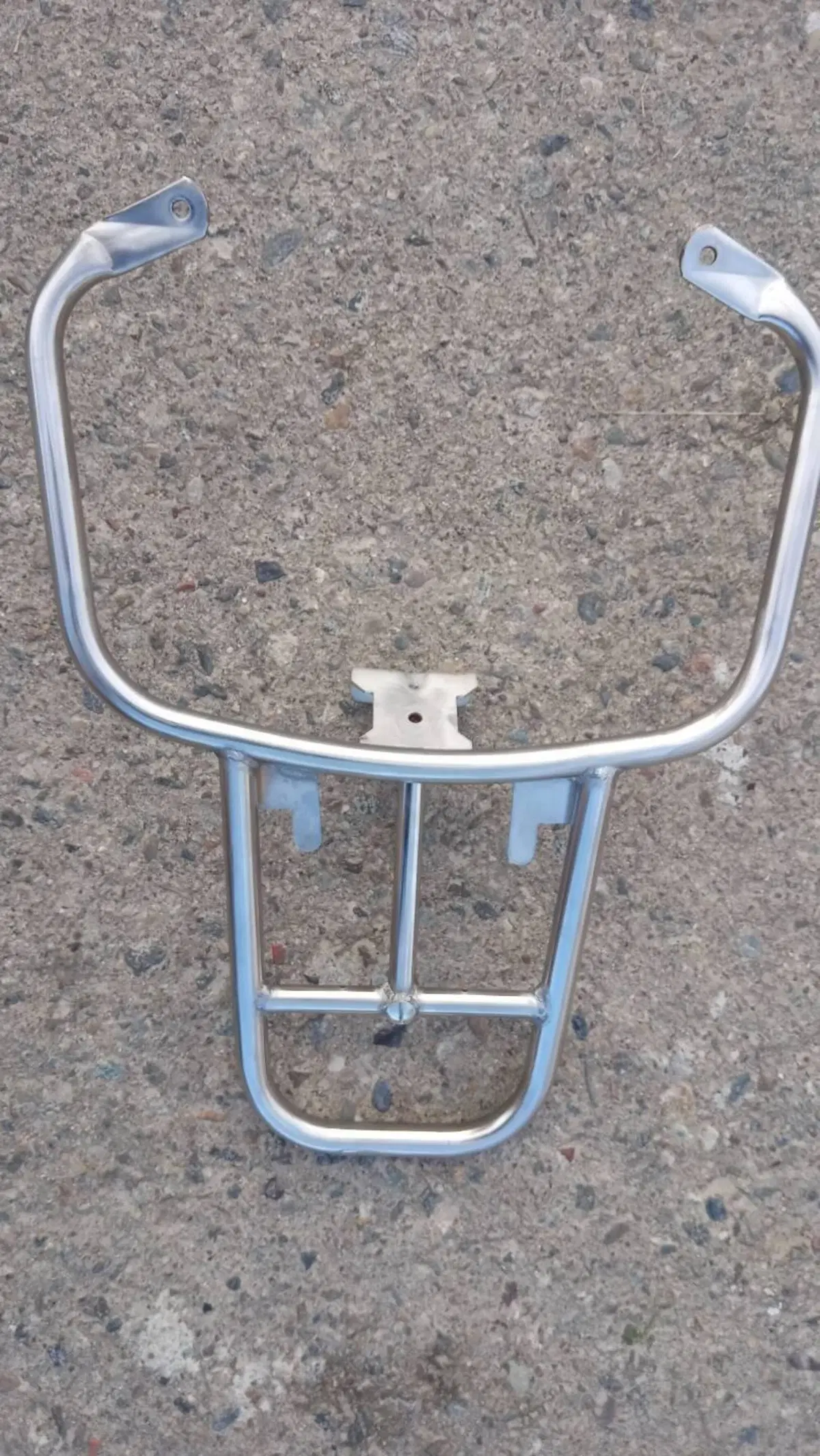 Portapacchi originale per moderna vespa 200/300 pe Non presente