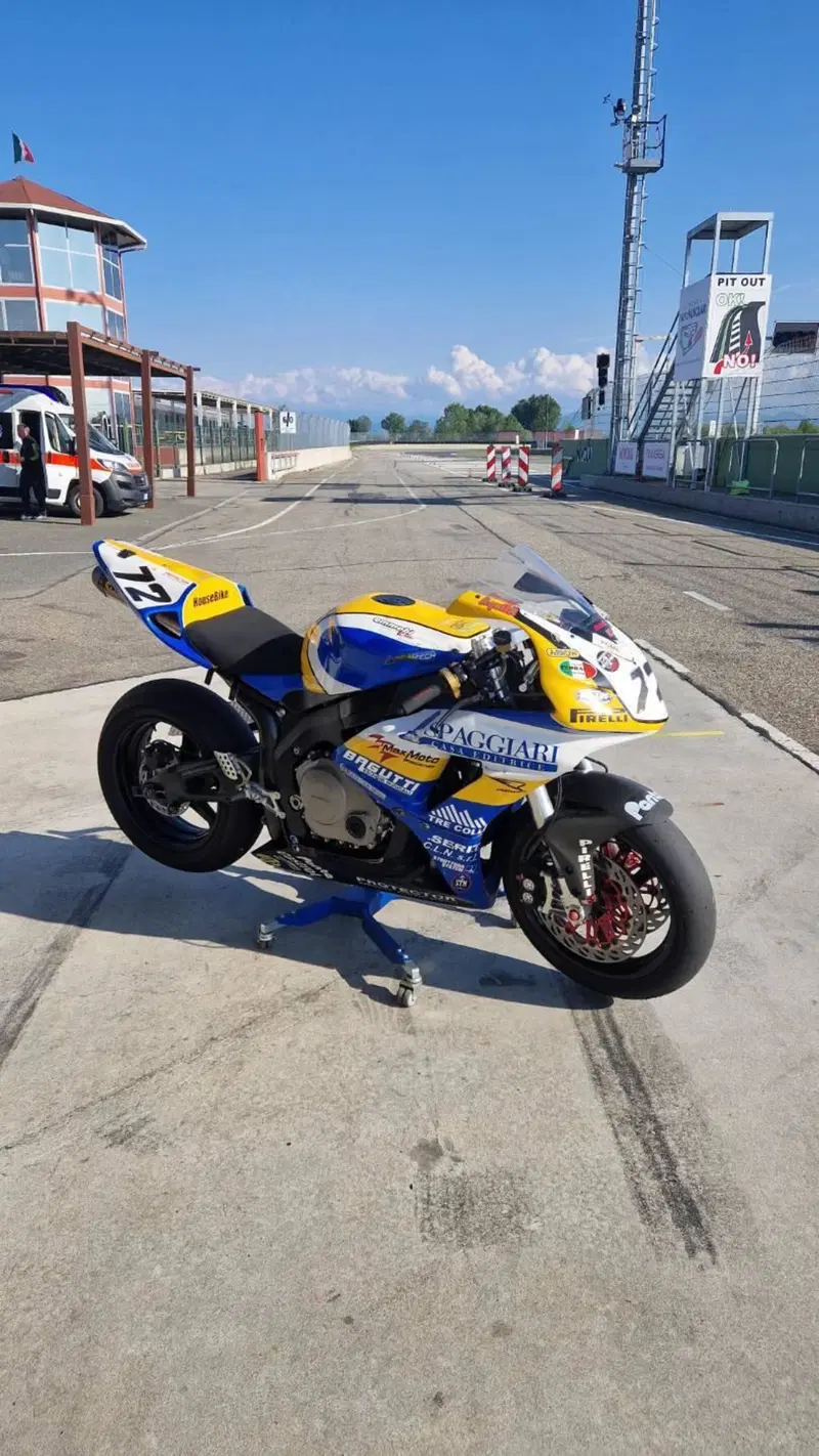 Honda CBR 1000 RR Fireblade (2004 - 05) (12)