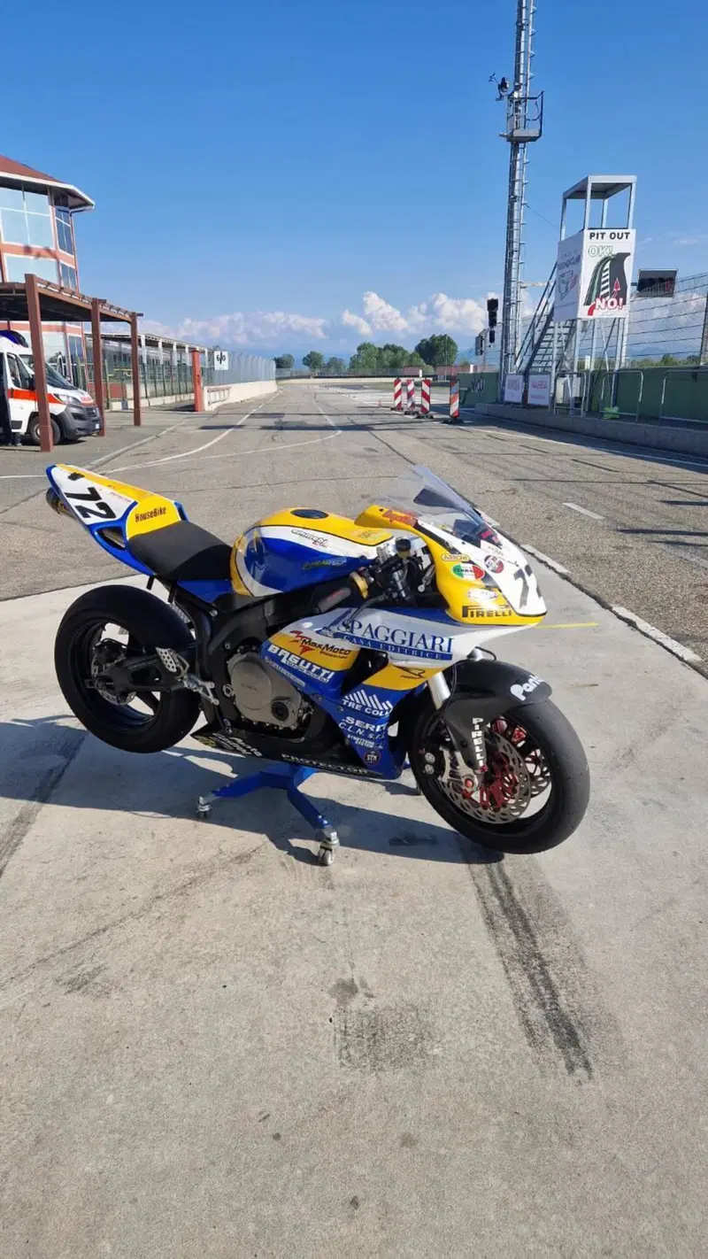 Honda CBR 1000 RR Fireblade (2004 - 05) (13)